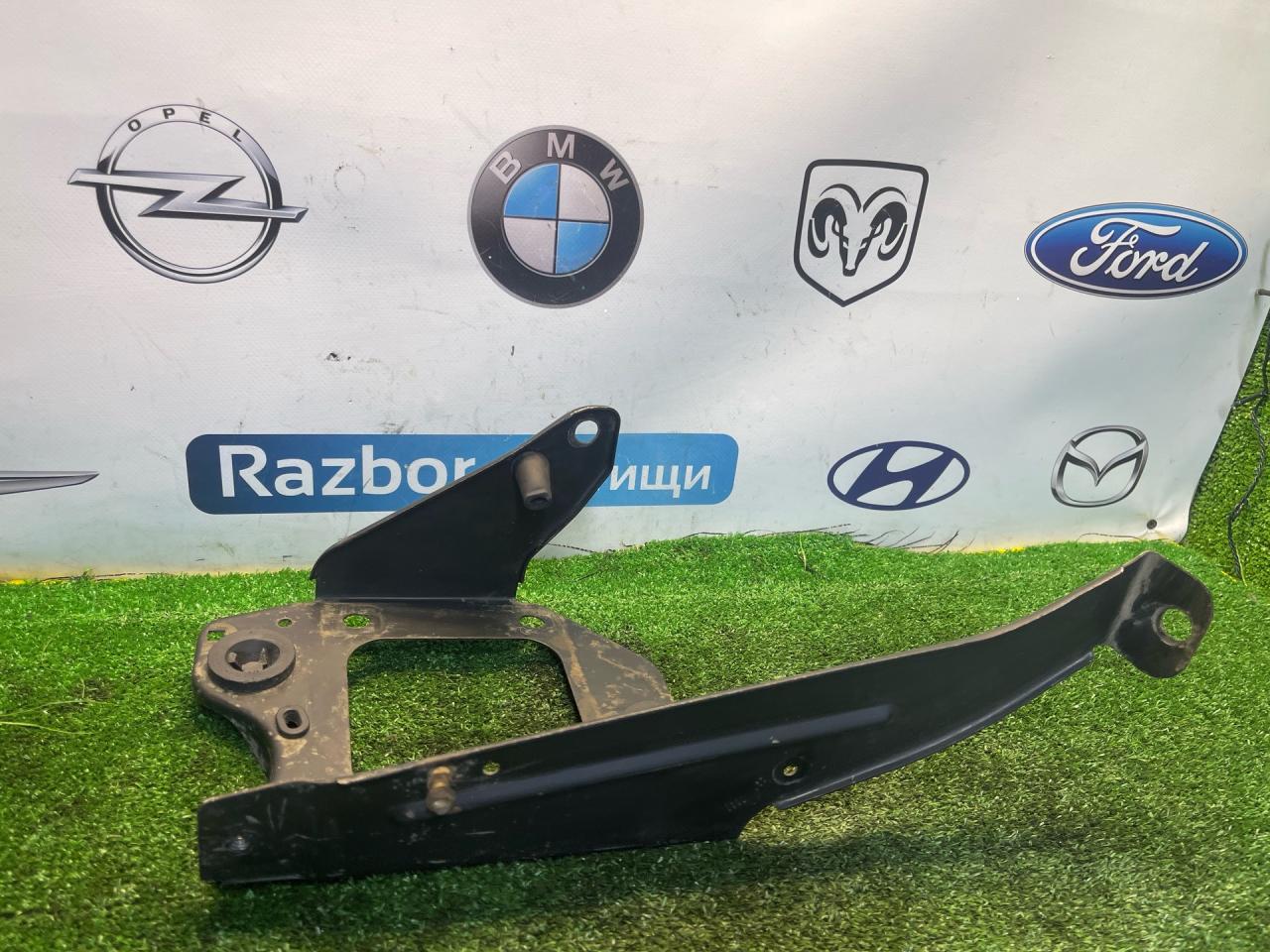 кронштейн воздушного фильтра Ford Focus 1 поколение 2001, 2.0 л., EDDB, бензин, АКПП, седан - фото №1