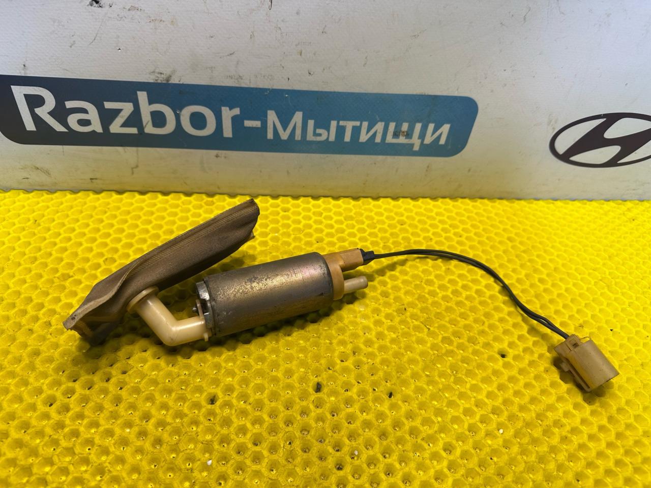 насос топливный Ford Focus 1 поколение 2001, 2.0 л., EDDB, бензин, АКПП, седан - фото №1