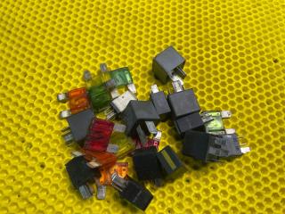 реле (прочие) Ford Focus 1 поколение [рестайлинг] 2004, 2.0 л., EDDB, бензин, АКПП, седан