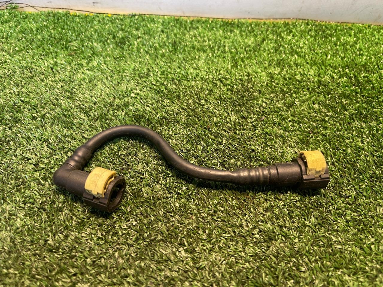 трубка топливная Ford Focus 1 поколение 2001, 2.0 л., EDDB, бензин, АКПП, седан - фото №1