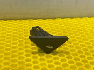 кнопка открытия багажника Ford Focus 1 поколение [рестайлинг] 2003, 1.6 л., FYDA, бензин, МКПП, серебристый, седан