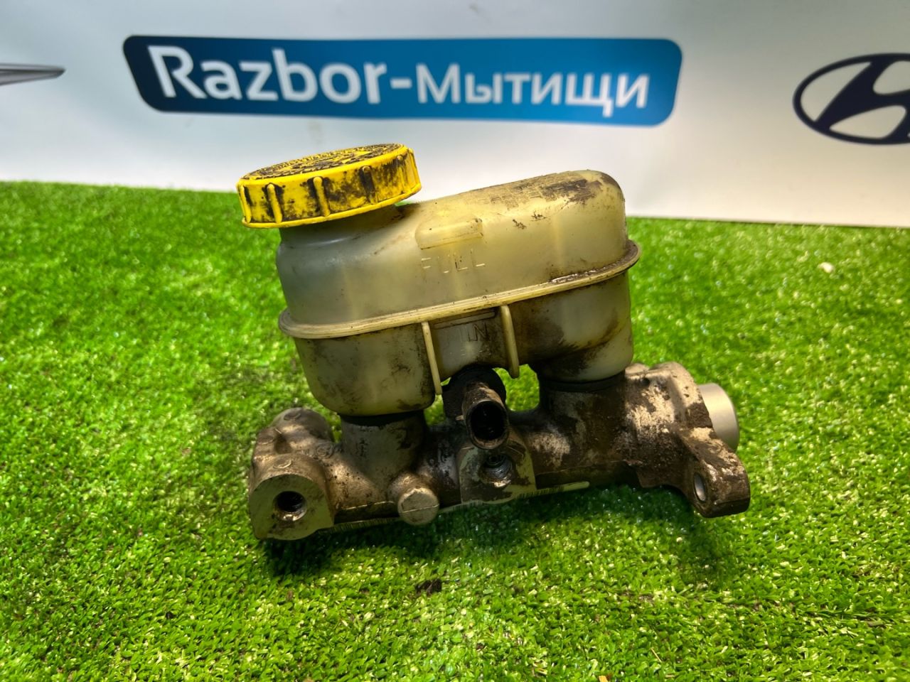 цилиндр тормозной главный Dodge Neon 2 поколение 2001, 2.0 л., ECB, бензин, АКПП, седан, 4762608 - фото №1