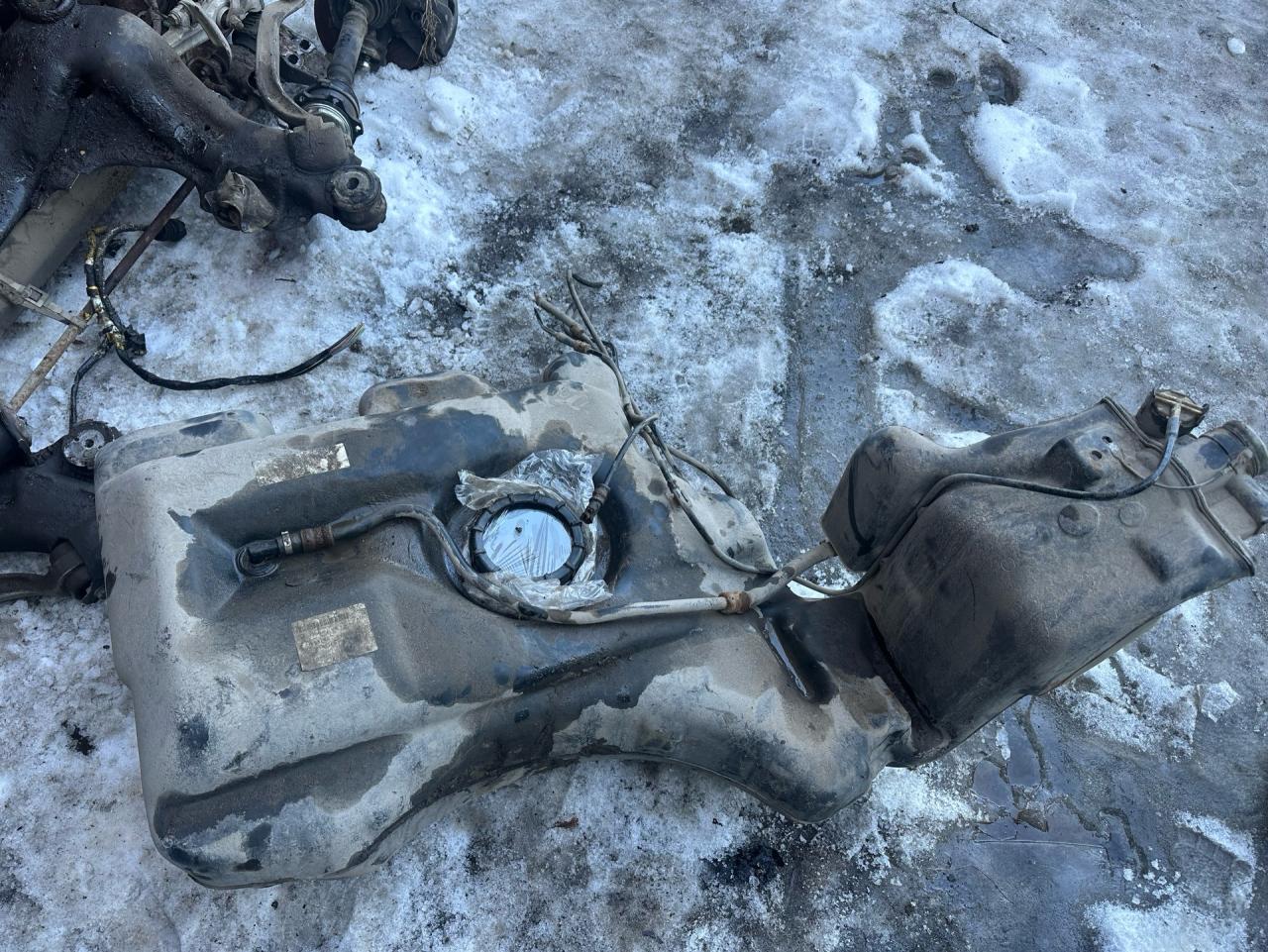 бак топливный Audi A6 4B/C5 1999, 2.4 л., ALF, бензин, АКПП, седан, 4B0201021ED, 4632266 - фото №1