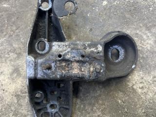 кронштейн двигателя Audi A6 4B/C5 1999, 2.4 л., ALF, бензин, АКПП, седан