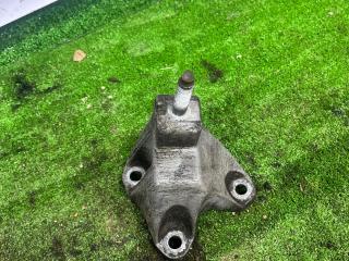 кронштейн КПП Ford Focus 1 поколение [рестайлинг] 2004, 1.8 л., бензин, хетчбэк 5 дв.