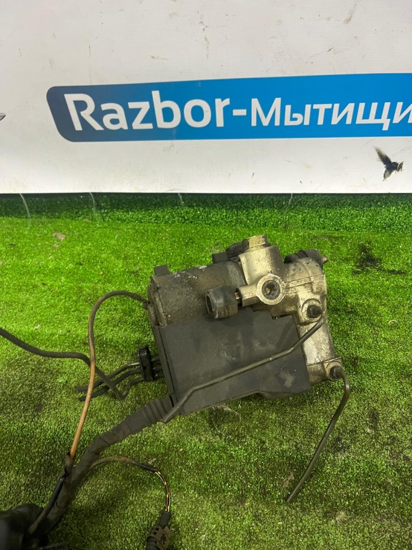 блок ABS BMW 5 серия E34 1991, 2.0 л., M50 B20, бензин, МКПП, седан, задний привод - фото №1