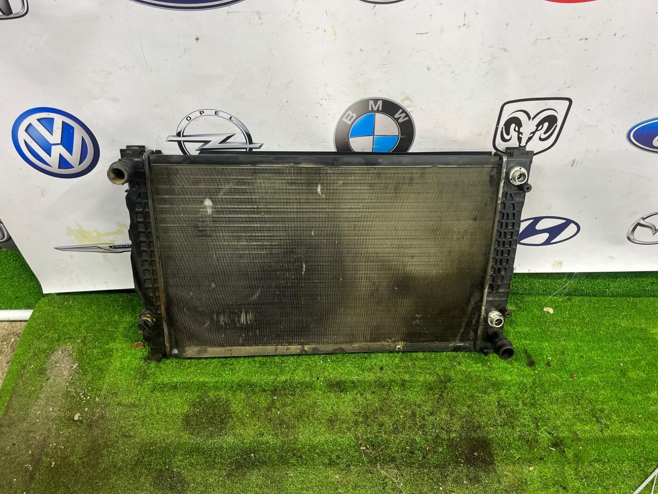 радиатор (основной) Audi A6 4B/C5 4B5 2000, 2.4 л., ALF, бензин, АКПП, седан - фото №1