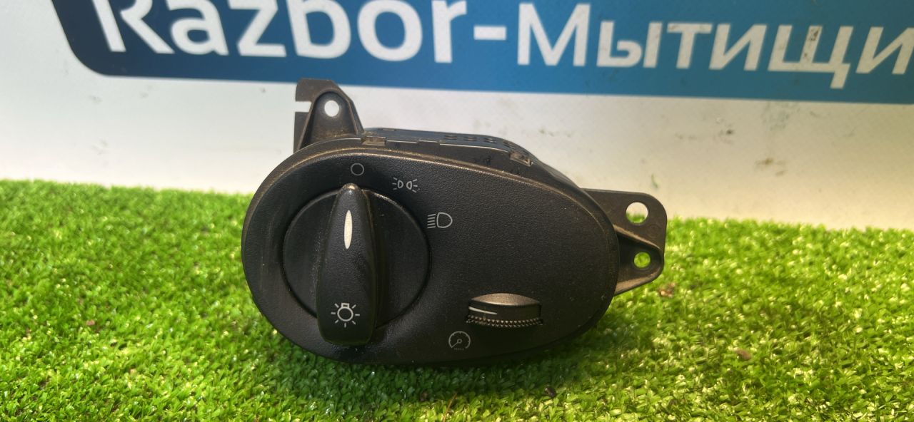 блок управления светом Ford Focus 1 поколение CAK 2000, 2.0 л., EDBB, бензин, АКПП, черный, седан, передний привод, 98AG13A024 - фото №1