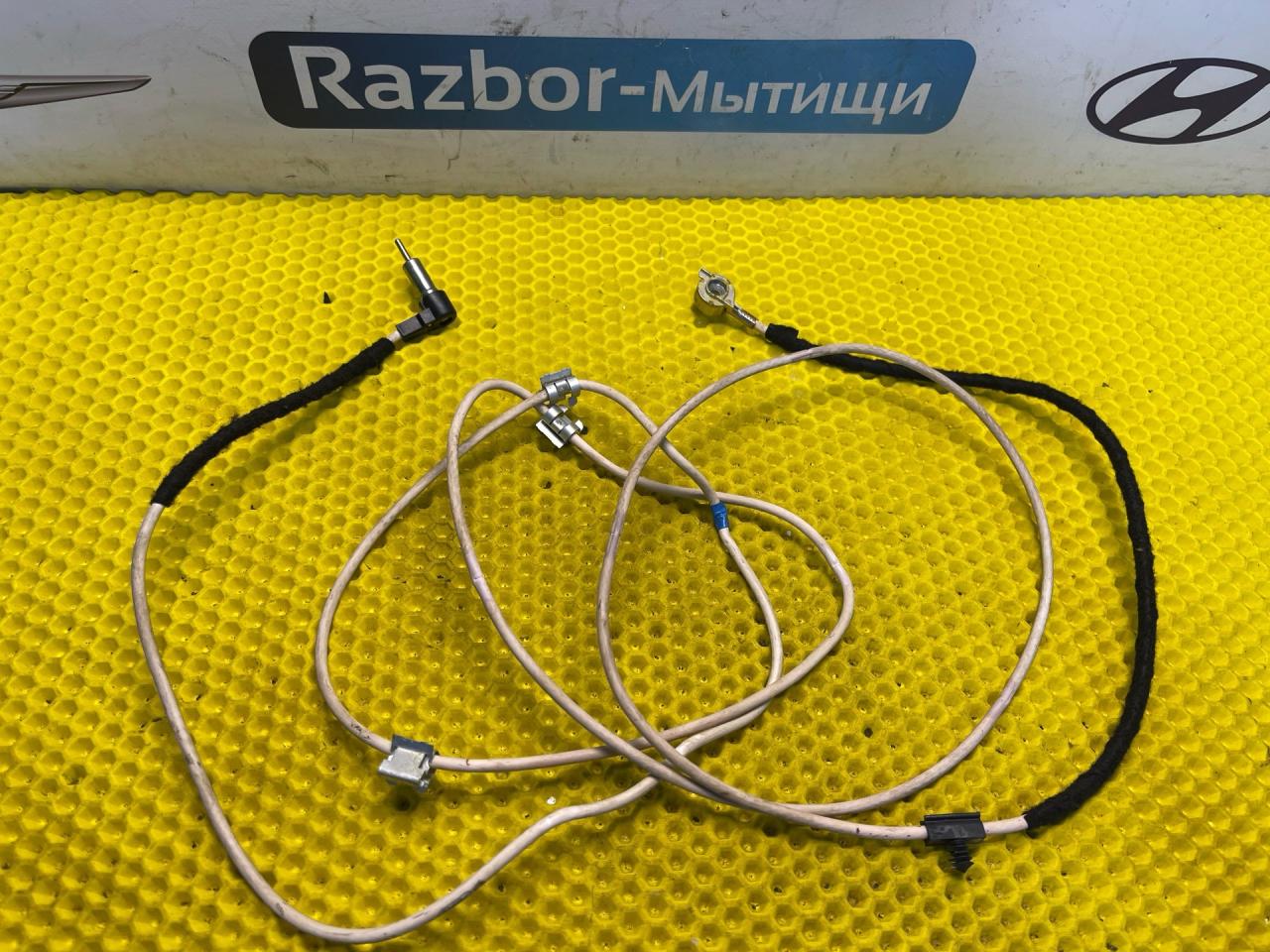 антенна Ford Focus 1 поколение 2001, 2.0 л., EDDB, бензин, АКПП, седан - фото №1