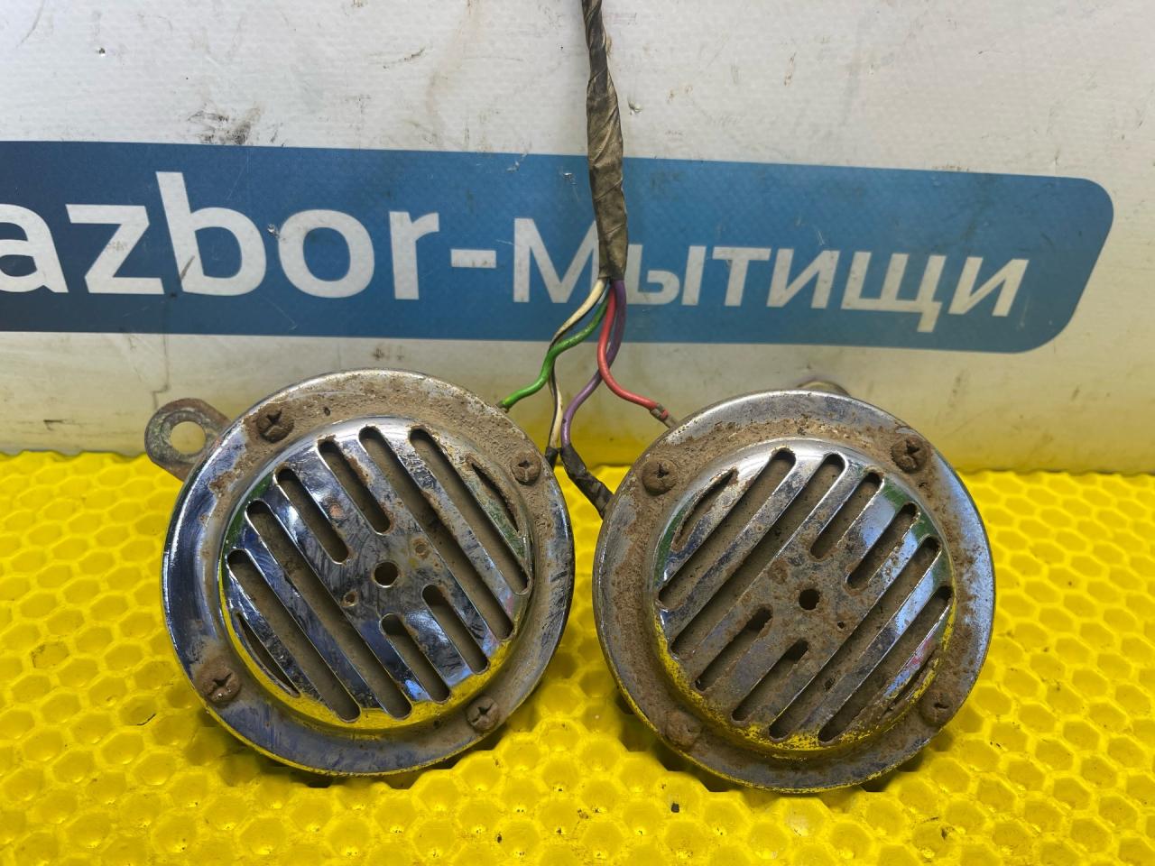 сигнал (клаксон) Ford Focus 1 поколение 2001, 2.0 л., EDDB, бензин, АКПП, седан - фото №1