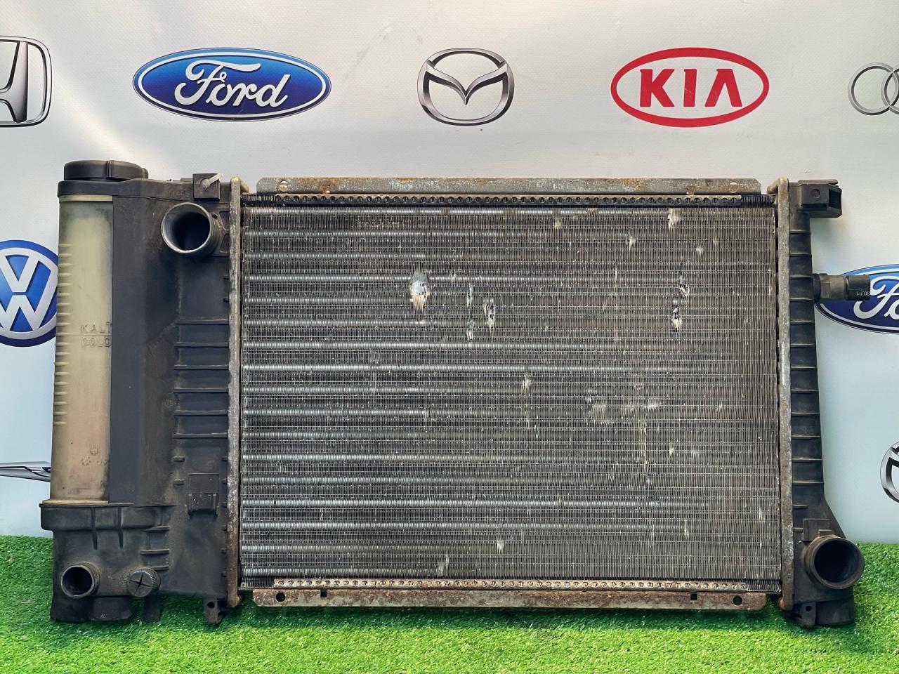 радиатор (основной) BMW 5 серия E34 1991, 2.0 л., M50 B20, бензин, МКПП, седан, задний привод - фото №1