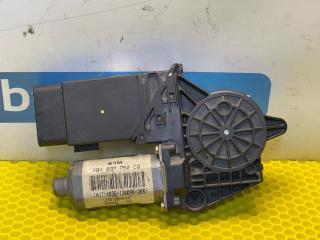 моторчик стеклоподъемника передний правый Volkswagen Passat B5 (1996 - 2001), 0130821694