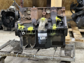 блок цилиндров Ford Focus 1 поколение [рестайлинг] CAK 2004, 1.6 л., CCA, бензин, МКПП, седан, передний привод