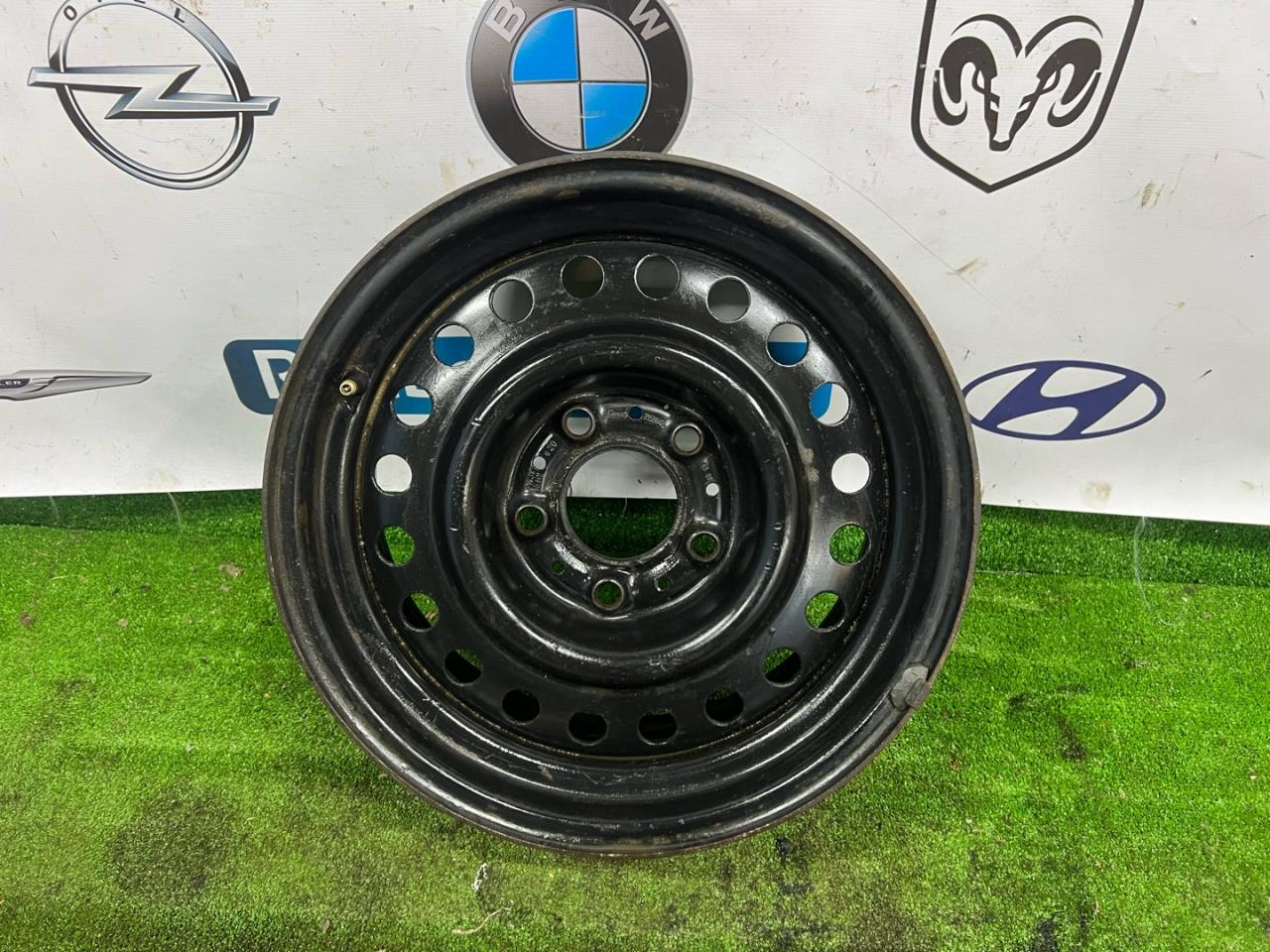 колесо запасное (таблетка) BMW 5 серия E34 1991, 2.0 л., M50 B20, бензин, МКПП, седан, задний привод - фото №1