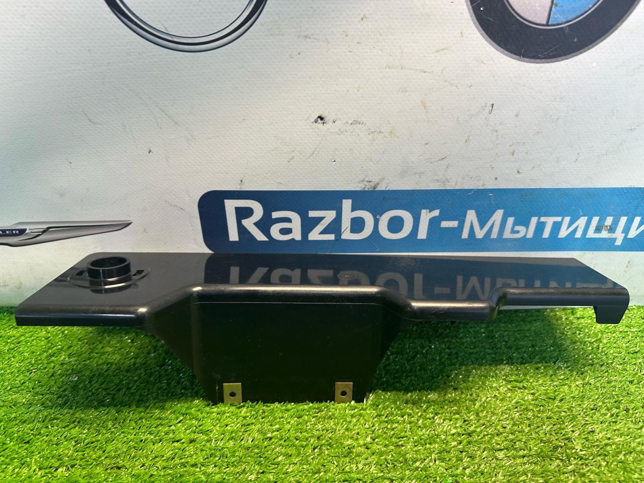 пластик BMW 5 серия E34 1990, 2.0 л., M50 B20 TU, бензин, МКПП, седан, 64111384885 - фото №1