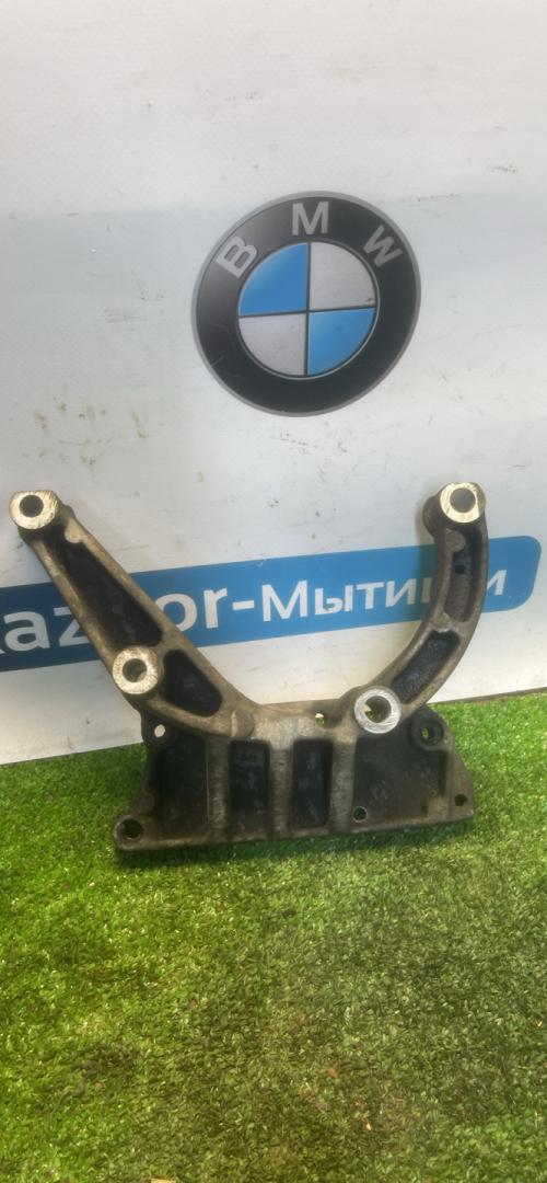 кронштейн гидроусилителя Ford Focus 1 поколение CAK 2001, 2.0 л., AODB, бензин, АКПП, седан, 97BB3K738 - фото №1