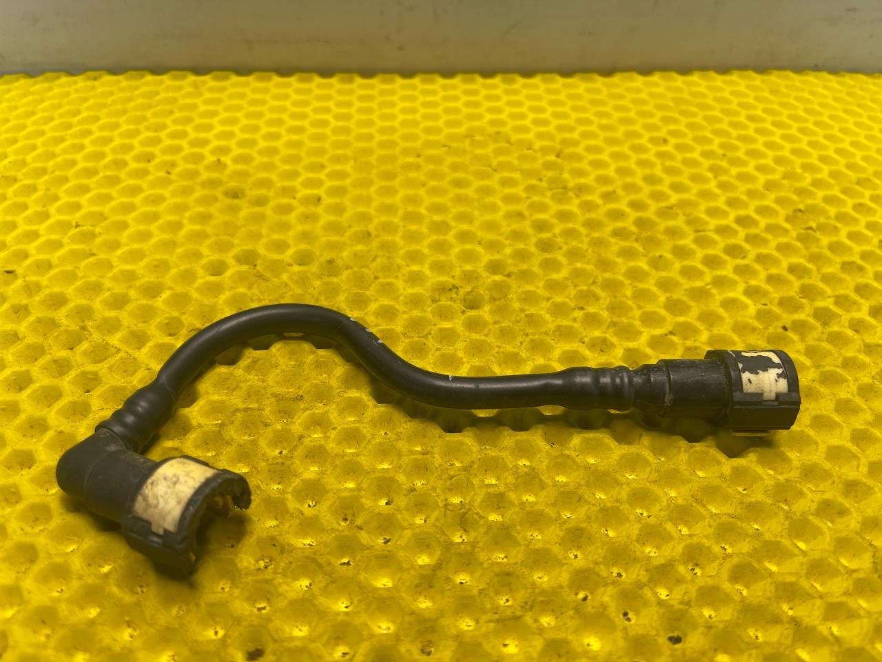 трубка топливная Ford Focus 1 поколение CAK 2001, 2.0 л., АКПП - фото №1