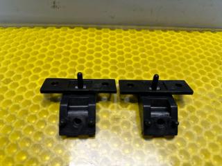 крепеж бардачка Hyundai Getz 1 поколение 2005, 1.3 л., G4EA, бензин, МКПП, красный, передний привод