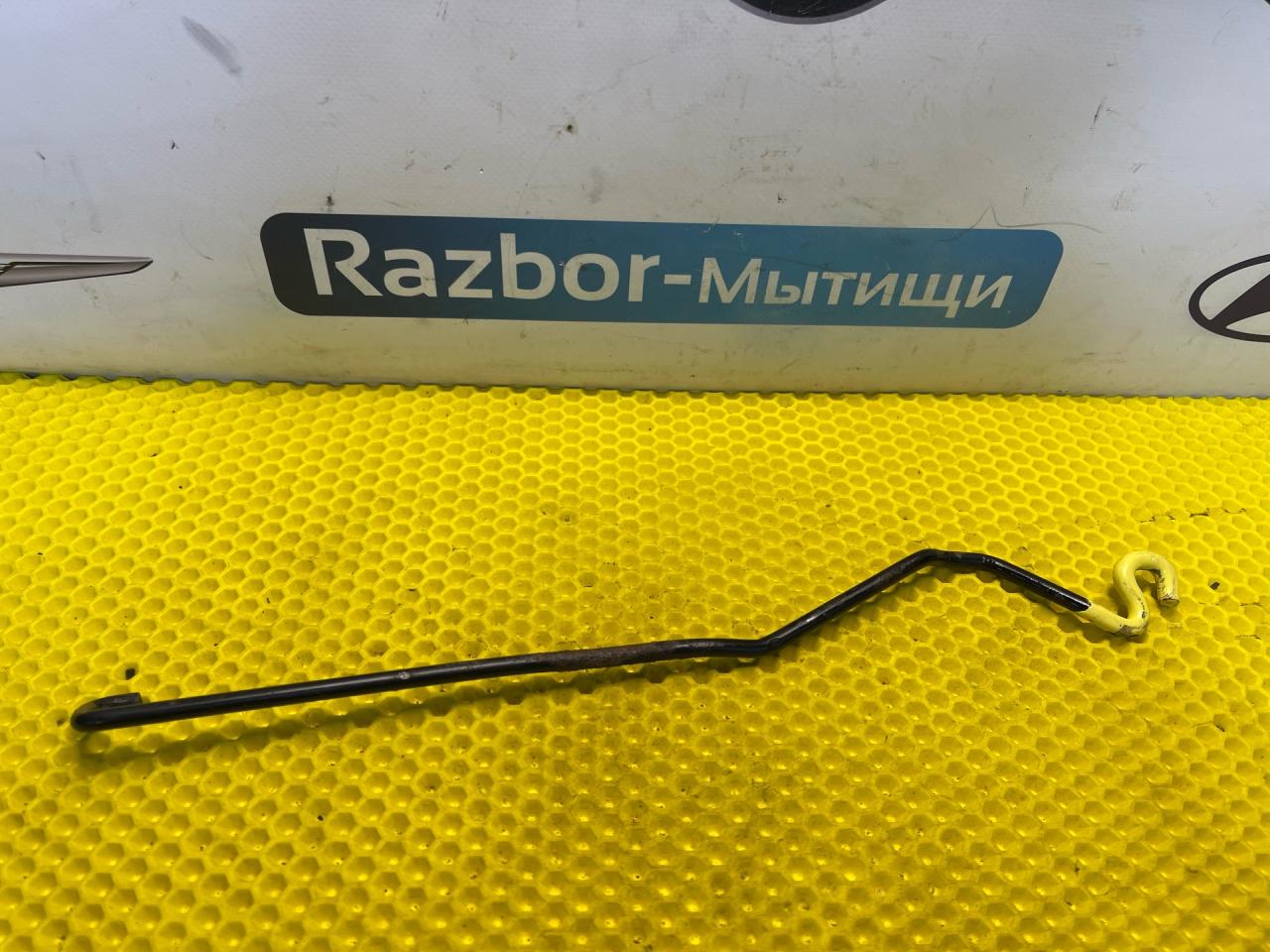 держатель капота Ford Focus 1 поколение CAK 2001, 2.0 л., АКПП - фото №1