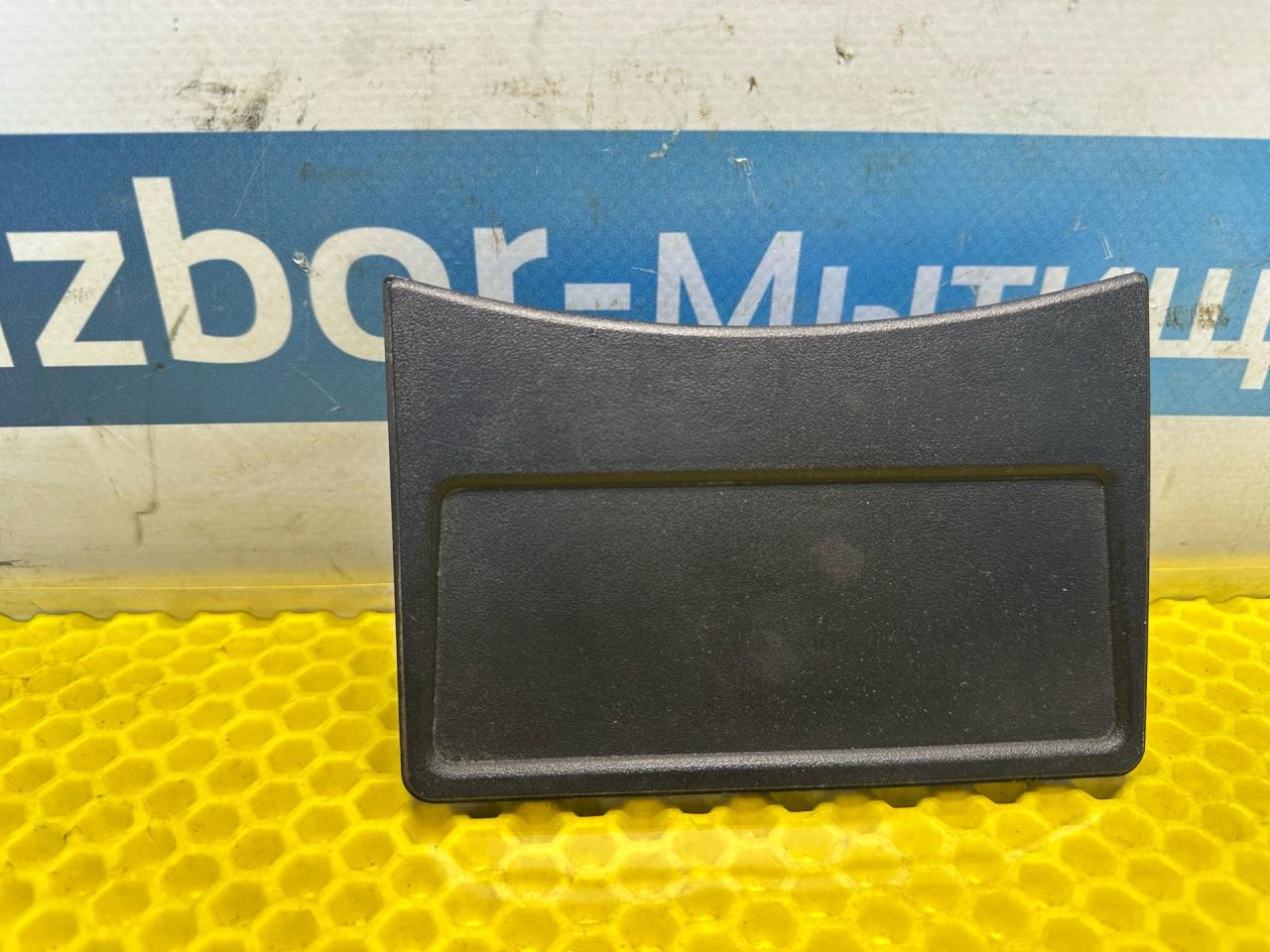 пластик BMW 5 серия E34 1990, 2.0 л., M50 B20 TU, бензин, МКПП, седан, 1946193 - фото №1