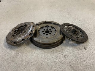 комплект сцепления Renault Scenic 3 поколение [рестайлинг] 2012, 2.0 л., МКПП, 8200421191