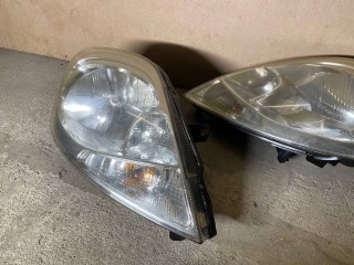 фара правая Renault Trafic 2 поколение [рестайлинг] 2010, 2.0 л., дизель, МКПП, 93859834