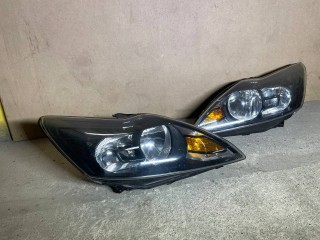 фара правая Ford Focus 2 поколение [рестайлинг] 2010, 1.8 л., бензин, МКПП, хетчбэк 5 дв., 8M5113W029DE