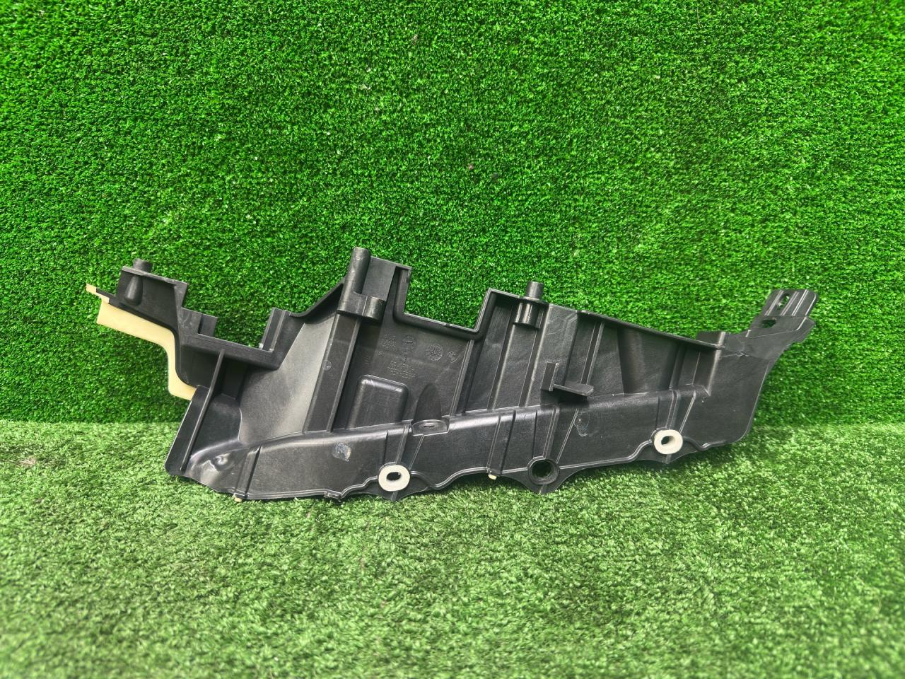 планка под капот BMW X7 G07 2021, 4.4 л., N63B44D, бензин, 416 carbon-schwarz, внедорожник 5 дв., полный привод, 9866392, 61139866392 - фото №1