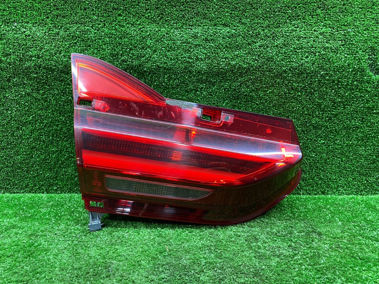 фонарь крышки багажника левый BMW 7 серия G11/G12 G11 2018, 3.0 л., B57 D30 B, дизель, АКПП, седан, полный привод, правый руль, 63212583243, 63217342967 - фото №1