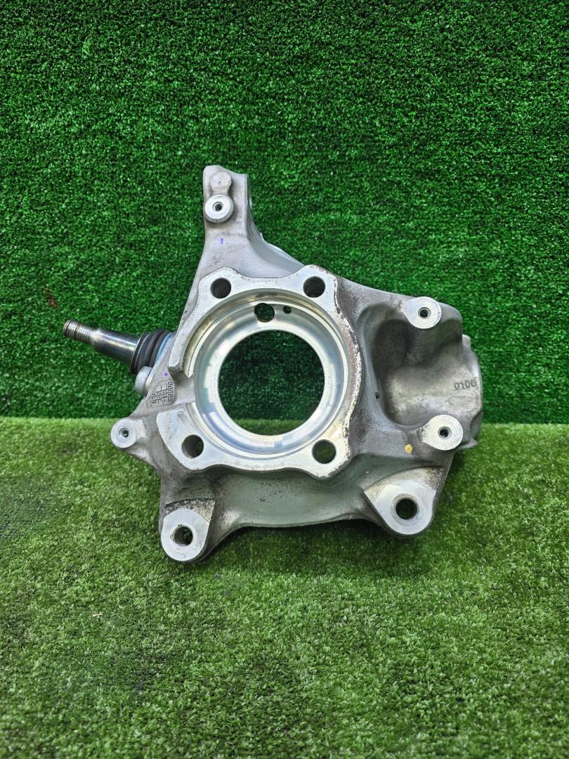 кулак поворотный левый BMW X3 M F97 2020, 3.0 л., S58B30A, бензин, а300, полный привод, правый руль, 8067435, 31218067435 - фото №1