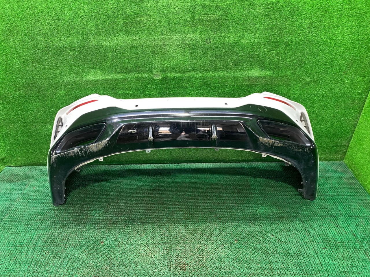 бампер задний BMW 8 серия G14/G15 G16 2020, 4.4 л., N63 B44 C, бензин, АКПП, mineralweiß metallic (a96), седан, 51128083192, 51128083192 - фото №1