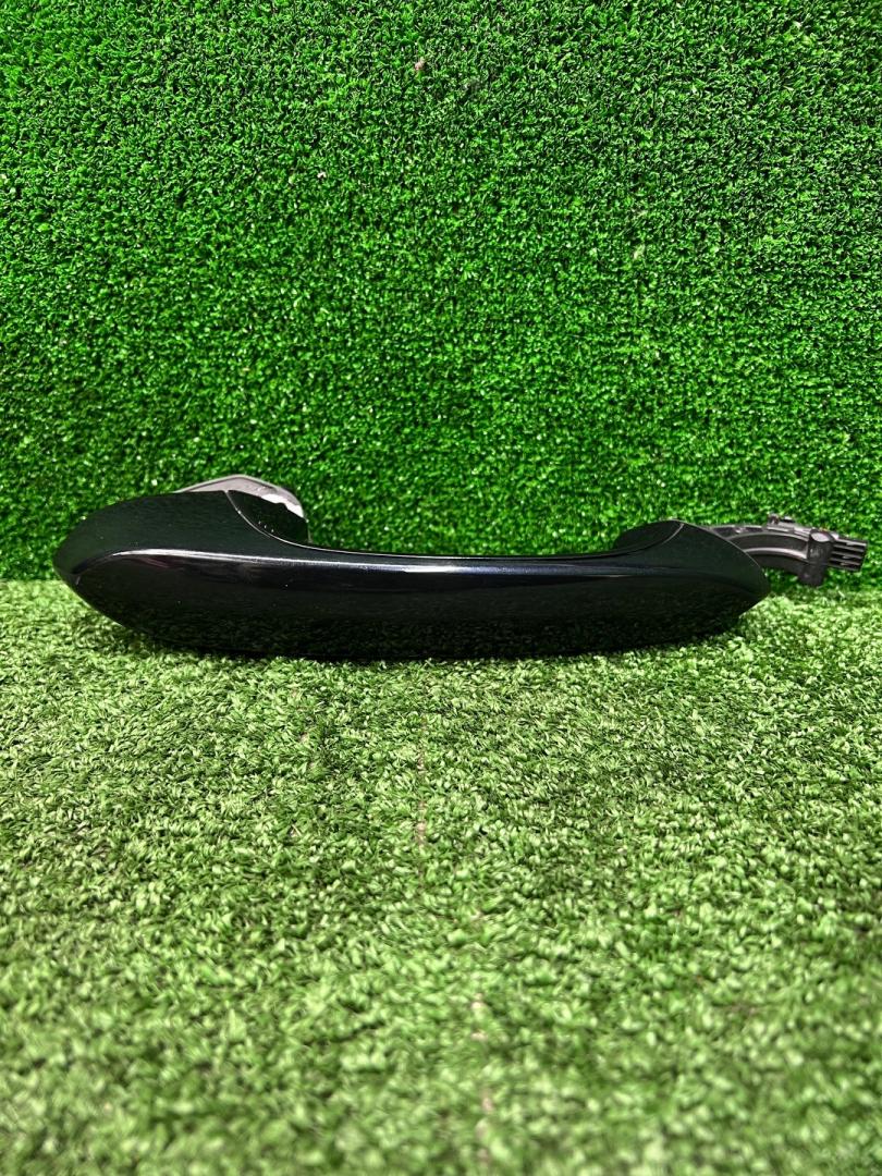 ручка наружная BMW X7 G07 2021, 4.4 л., N63B44D, бензин, 416 carbon-schwarz, внедорожник 5 дв., полный привод, 8492016, 51218492016 - фото №1