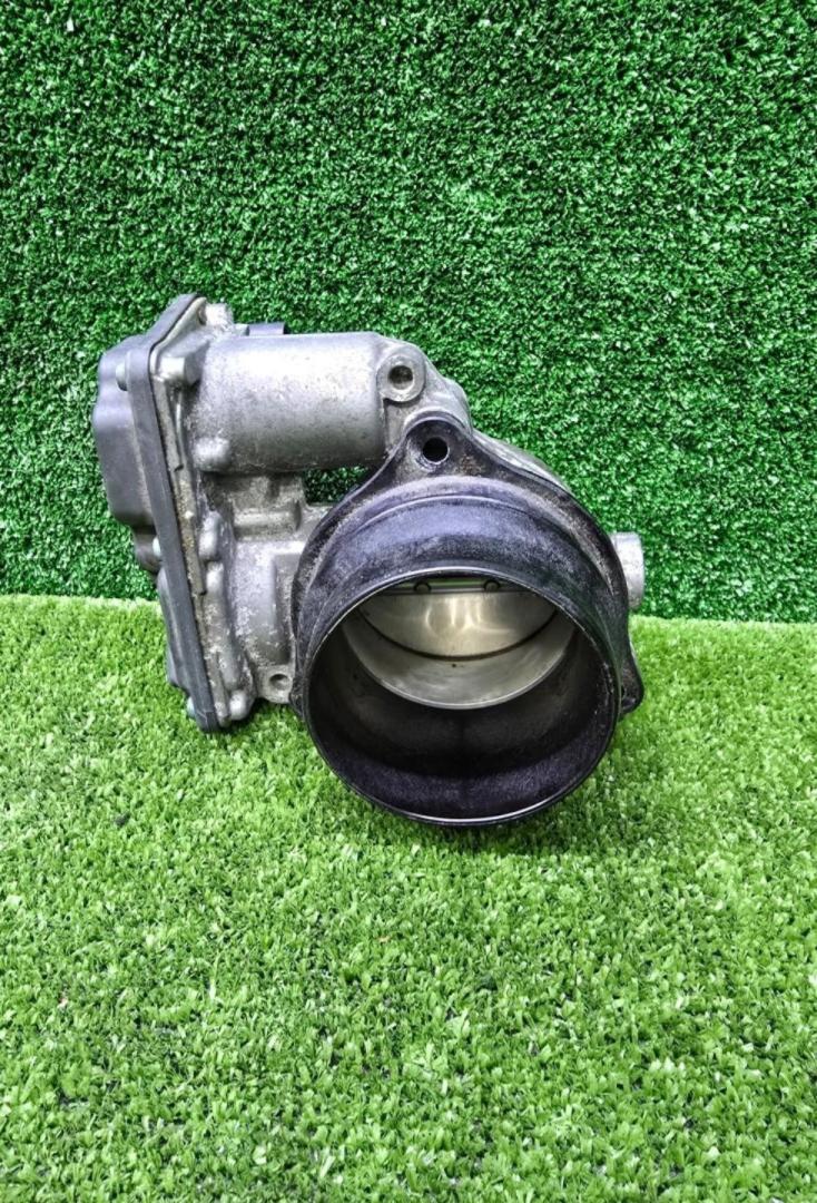 заслонка дроссельная BMW X7 G07 2021, 4.4 л., N63B44D, бензин, 416 carbon-schwarz, внедорожник 5 дв., полный привод, 7619008, 13547619008 - фото №1