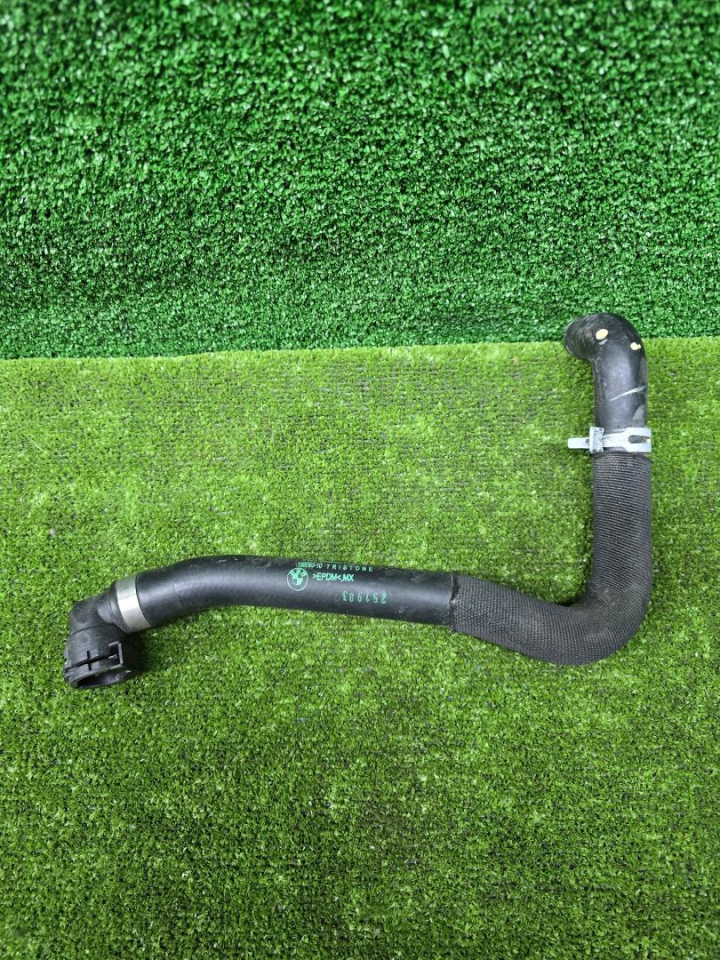 патрубок радиатора BMW X5 G05 2019, 3.0 л., B58B30C, бензин, АКПП, a300, внедорожник 5 дв., полный привод, 9398801, 64219398801 - фото №1