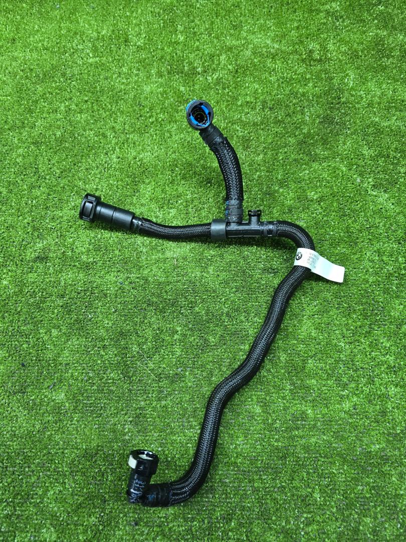 трубка обратки форсунок BMW 4 серия G22/G23 G22 2022, 2.0 л., B47 D20 B, дизель, АКПП, arctic race blue metallic (c4f), купе, полный привод, 8595120, 13538595120 - фото №1