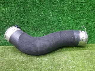 патрубок интеркулера BMW X5 G05 [рестайлинг] G05 2023, 3.0 л., B57 D30 B, дизель, АКПП, mineralweiß metallic (a96), внедорожник 5 дв., полный привод, 8599392, 13718599392