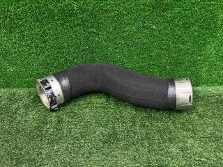 патрубок интеркулера BMW X5 G05 [рестайлинг] G05 2023, 3.0 л., B57 D30 B, дизель, АКПП, carbonschwarz metallic (416), внедорожник 5 дв., полный привод, 8599392, 13718599392