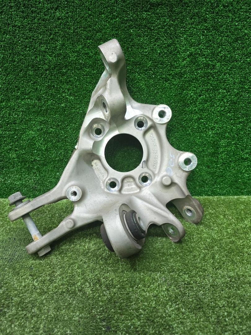 кулак задний левый BMW M3 G80/G81 G80 2023, 3.0 л., S58B30A, бензин, АКПП, c31, седан, полный привод, правый руль, 8095657, 33308095657 - фото №1