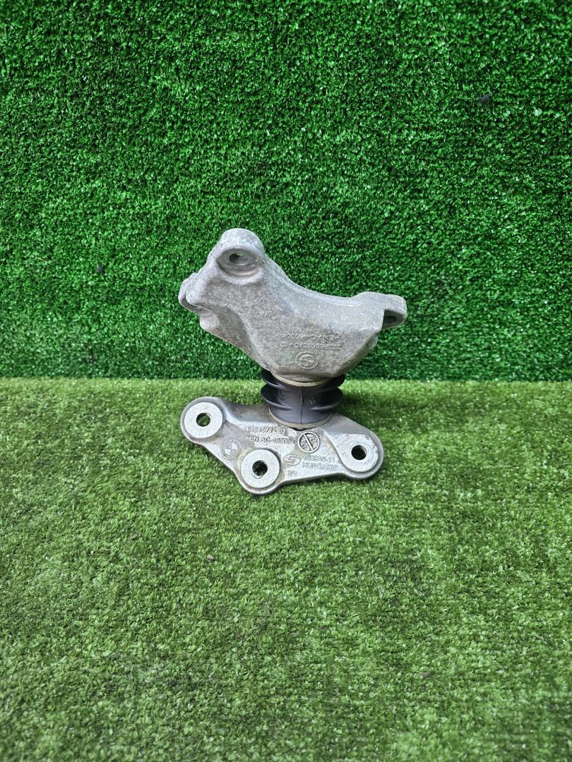 подушка крепления КПП BMW X7 G07 2021, 4.4 л., N63B44D, бензин, 416 carbon-schwarz, внедорожник 5 дв., полный привод, 6861571, 6861570, 22326861570, 22326861571 - фото №1