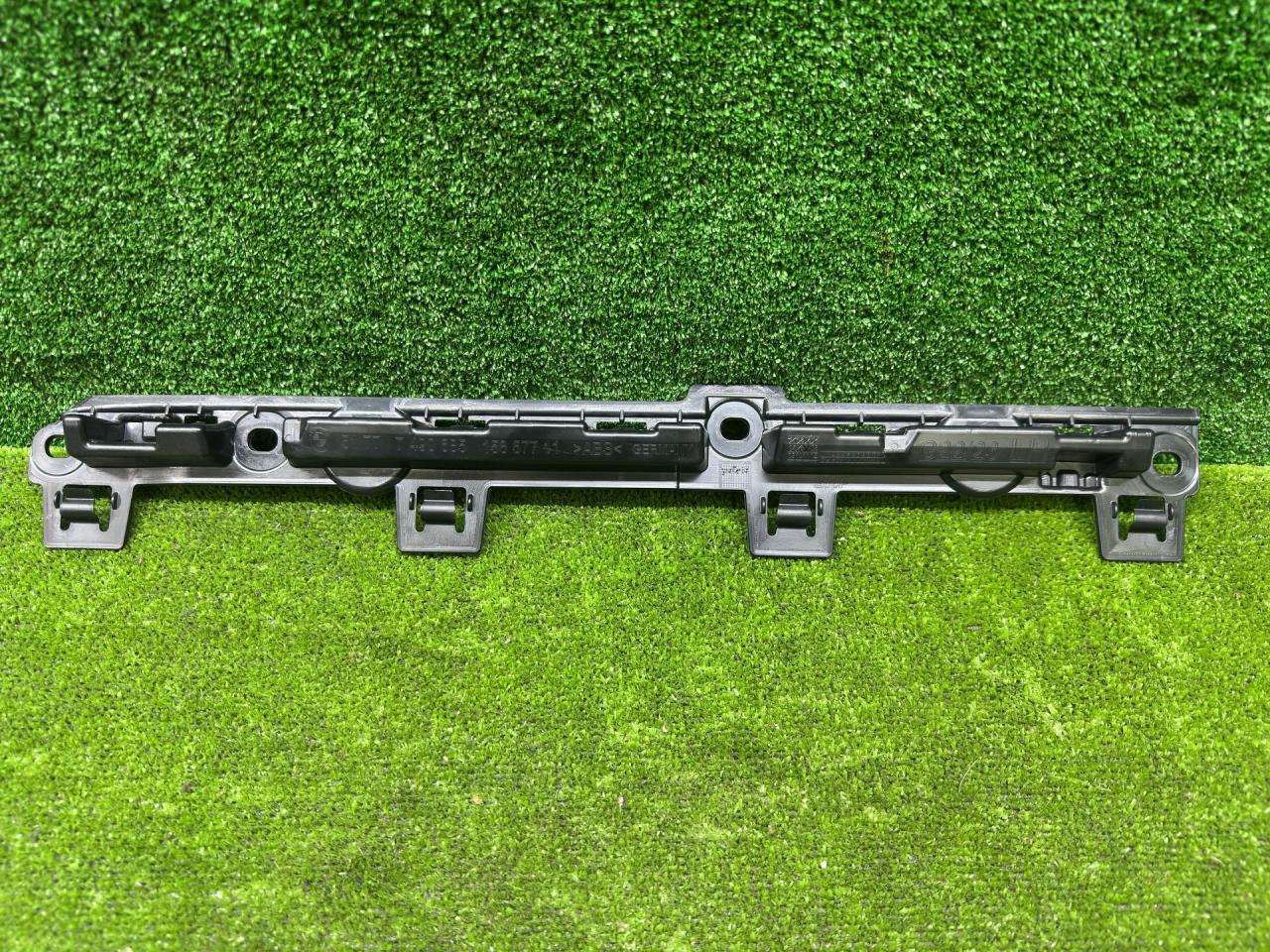 Кронштейн крепления порога BMW 4 серия G22/G23 G22 2022, 2.0 л., B47 D20 B, дизель, АКПП, arctic race blue metallic (c4f), купе, полный привод, 7490685, 51777490685 - фото №1