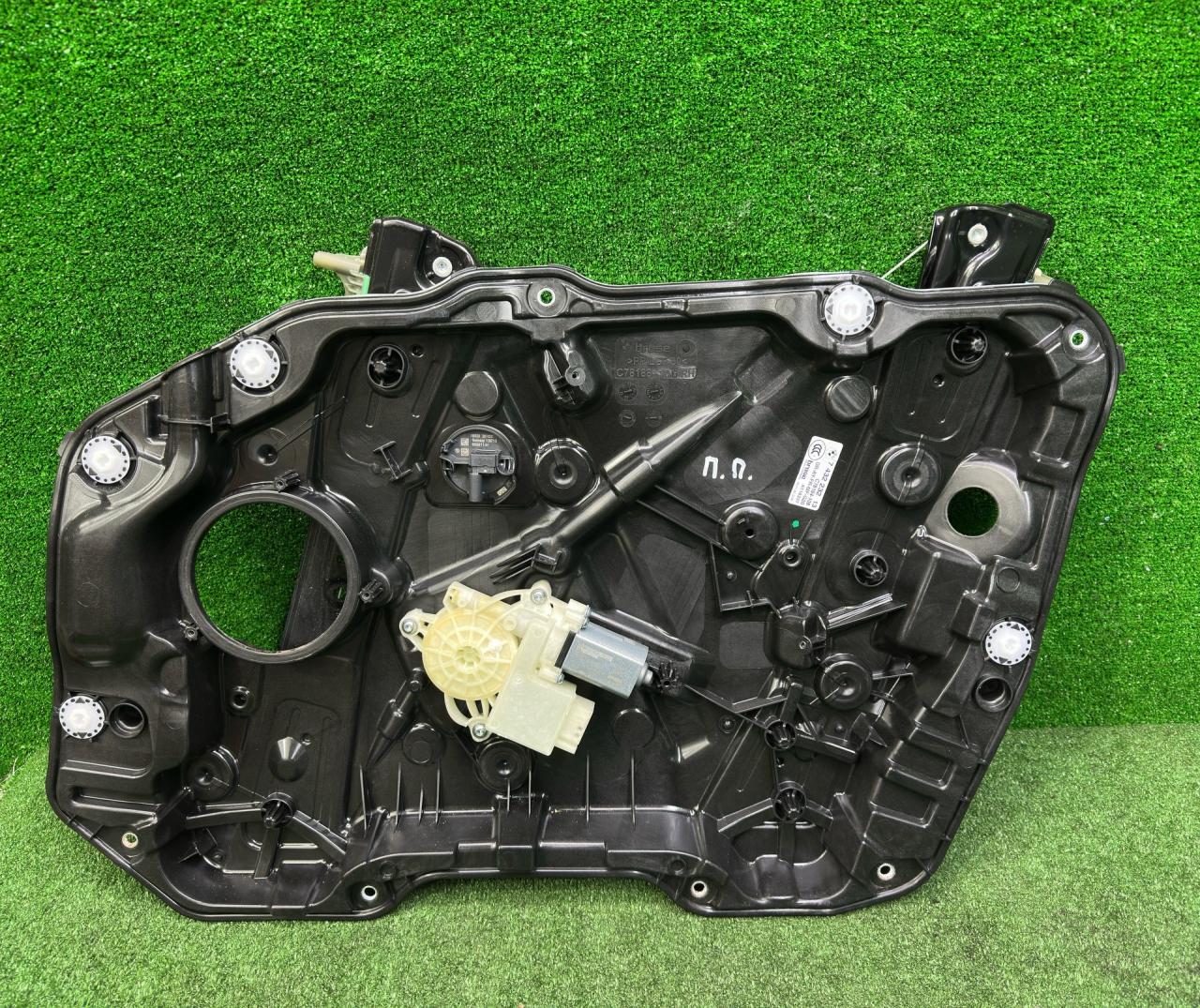 стеклоподъемник передний правый BMW 3 серия G20 2021, 3.0 л., B58B30, бензин, АКПП, oxidgrau ii metallic (c4a), седан, полный привод, правый руль, 7432232, 7432232 - фото №1