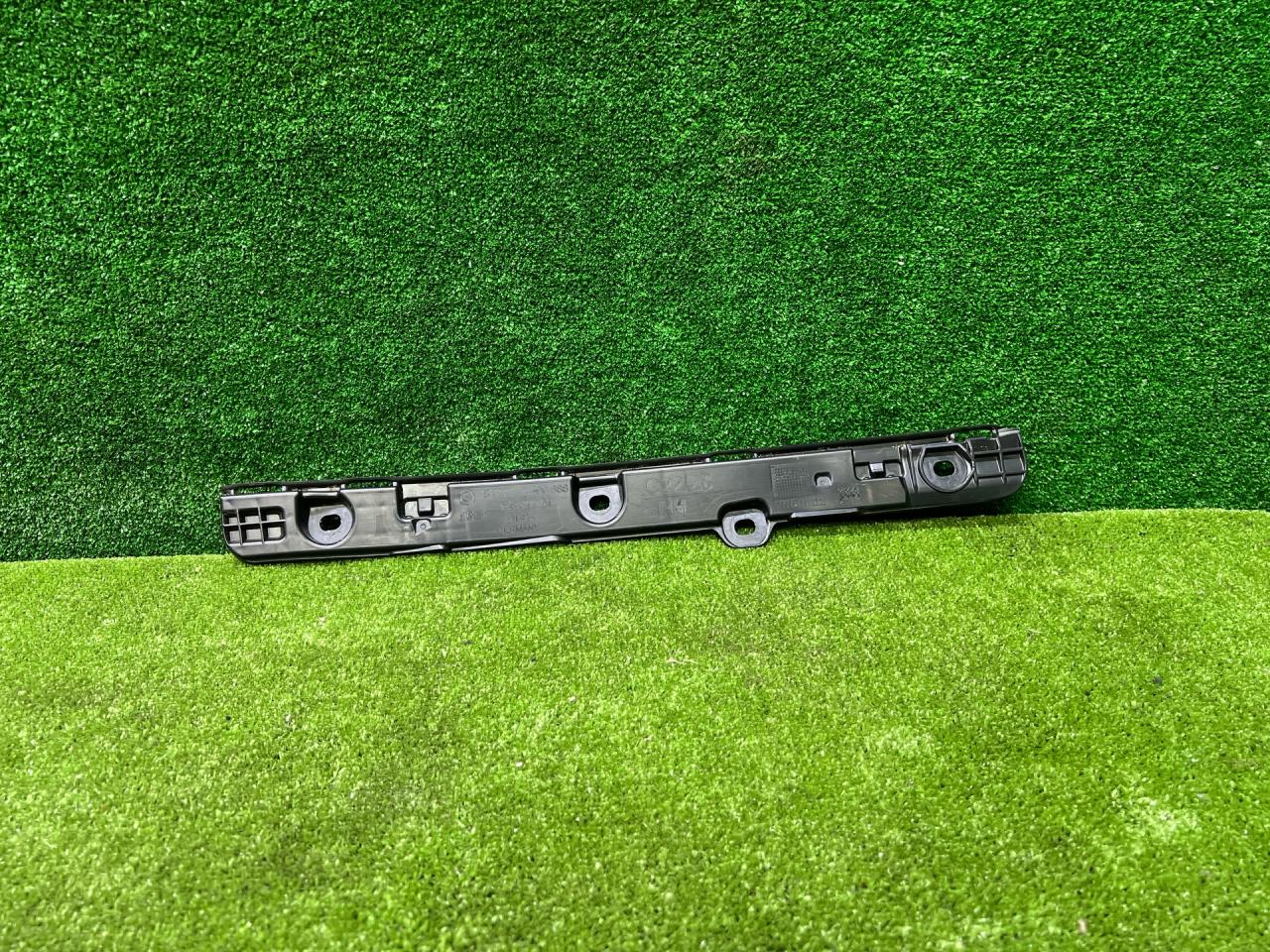 Кронштейн крепления порога BMW 4 серия G22/G23 G22 2022, 2.0 л., B47 D20 B, дизель, АКПП, arctic race blue metallic (c4f), купе, полный привод, 7490688, 51777490688 - фото №1
