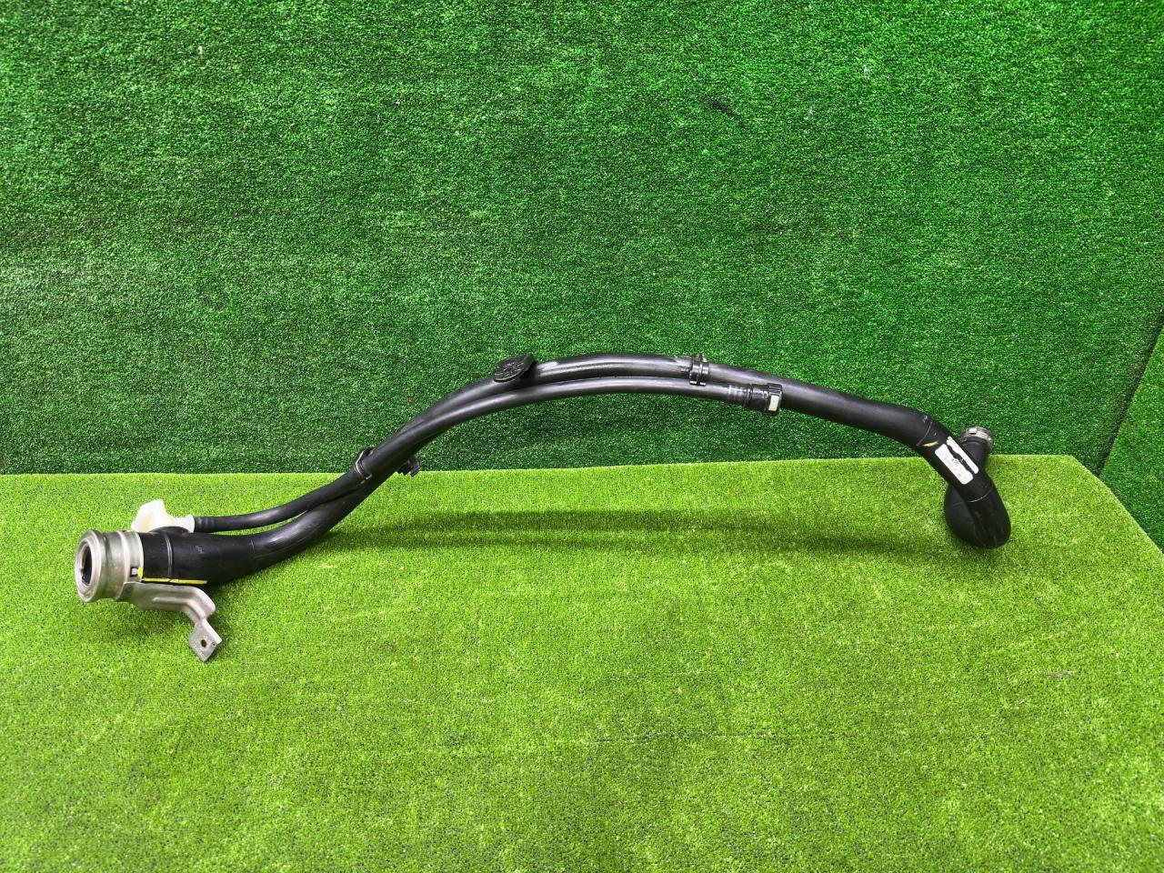 горловина топливного бака BMW X7 G07 2021, 4.4 л., N63B44D, бензин, 416 carbon-schwarz, внедорожник 5 дв., полный привод, 7439931, 16117439931 - фото №1