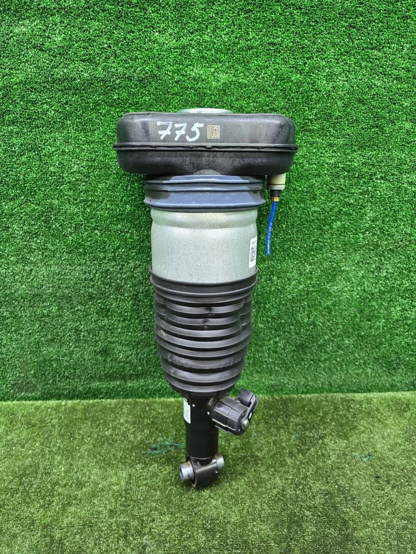 пневмостойка задняя BMW X6 G06 2023, 3.0 л., B57 D30 B, дизель, АКПП, 475, внедорожник 5 дв., полный привод, 6869038, 37106869038 - фото №1