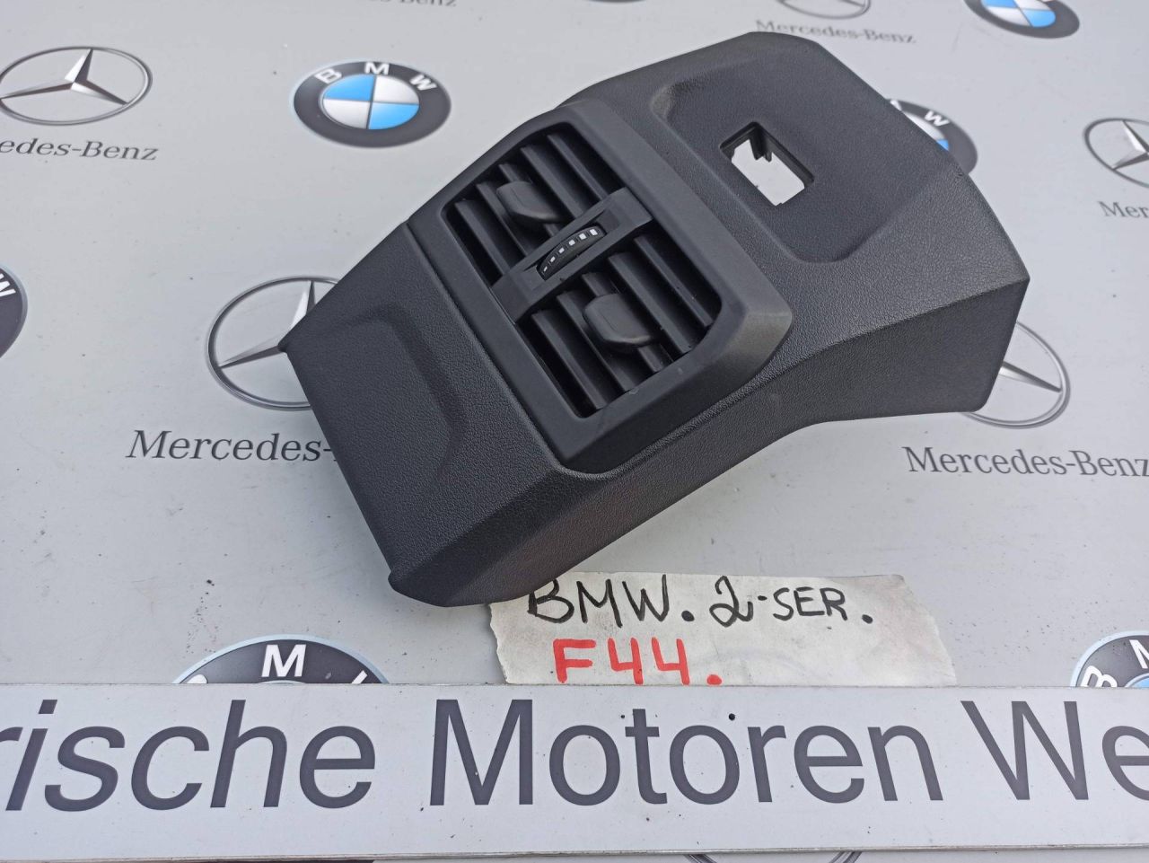 дефлектор обдува салона BMW 2 серия F44 2020, 2.0 л., бензин, хетчбэк 5 дв., полный привод, 6828272 - фото №1