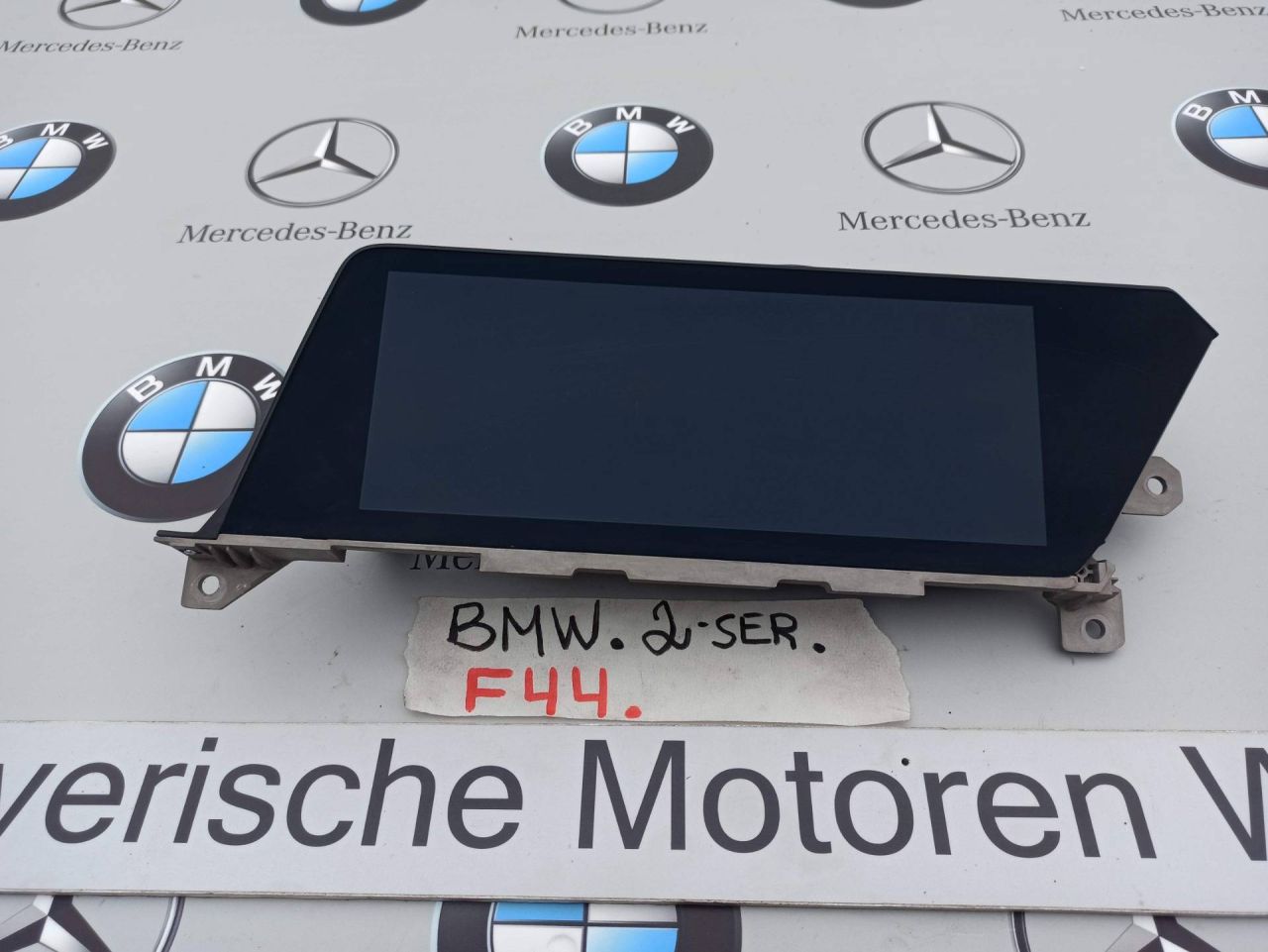 монитор мультимедиа BMW 2 серия F44 2020, 2.0 л., бензин, хетчбэк 5 дв., полный привод, 5A065D4 - фото №1