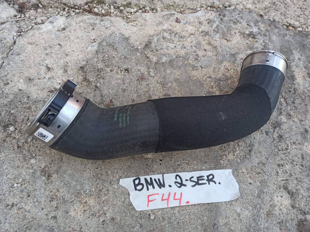 патрубок интеркулера BMW 2 серия F44 2020, 2.0 л., бензин, хетчбэк 5 дв., полный привод, 8676829 - фото №1