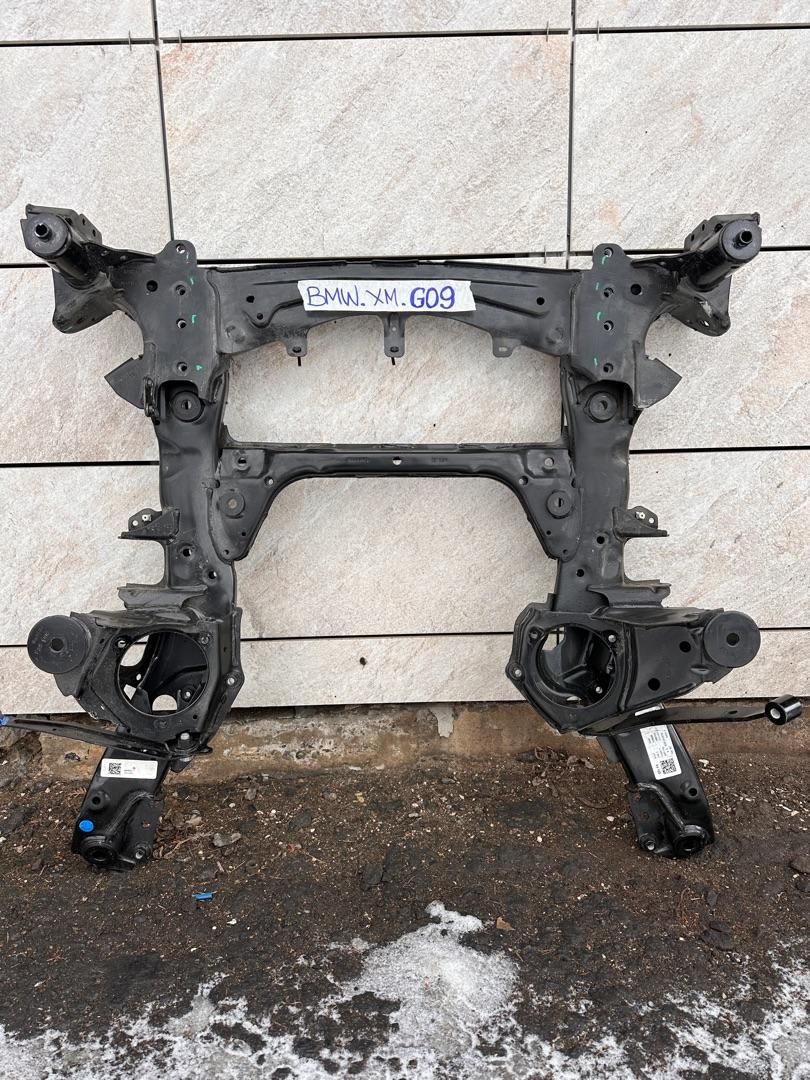 балка подвески передняя (подрамник) BMW XM G09 2023, 4.4 л., бензин, c5y, 6884852 - фото №1
