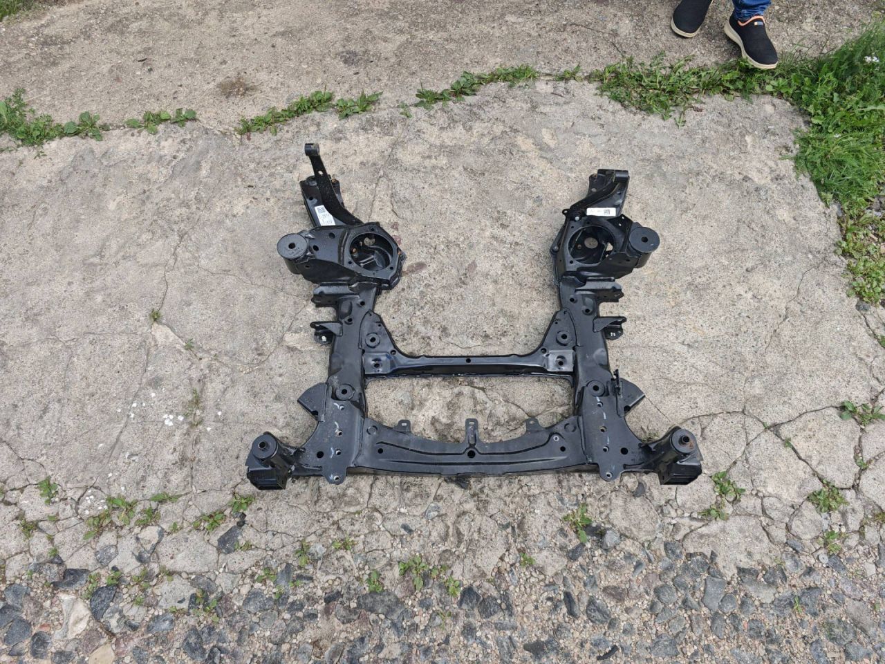 балка подвески передняя (подрамник) BMW 2025, 3.0 л., бензин, 6884852 - фото №1