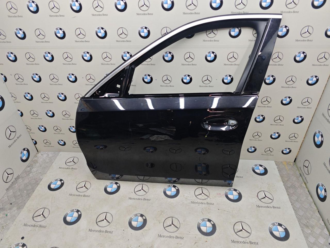 дверь передняя левая BMW 2024, 3.0 л., бензин, 475 - фото №1